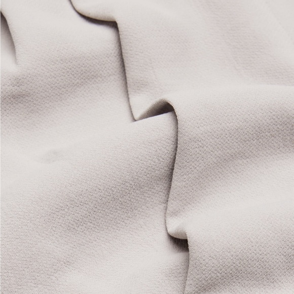 Aritzia The Effortless Short™ Mini 10 - Picture 8 of 11